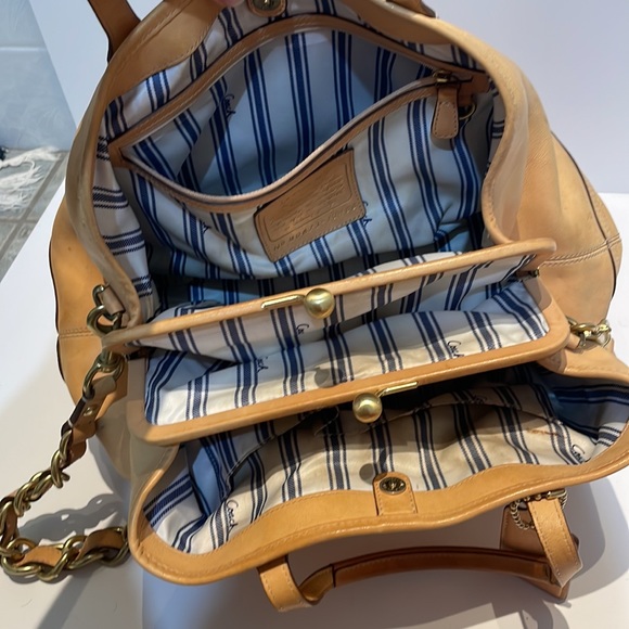 Coach 10th anniversary Hampton Tan all leather bag. - Picture 2 of 8